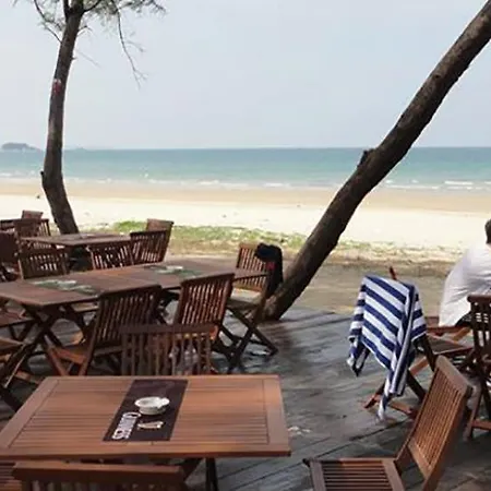 Samsuria Beach Apartment Resort Kuantan Exterior photo